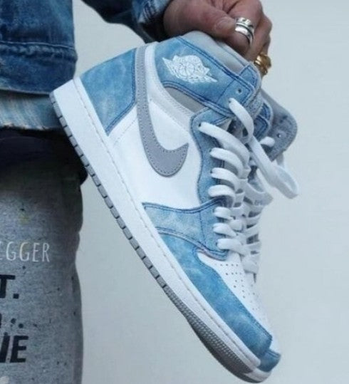 N_ike Air Jordan 1 Hyper Royal