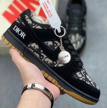 Travis Scott × Nike Air Jordan 1 Low