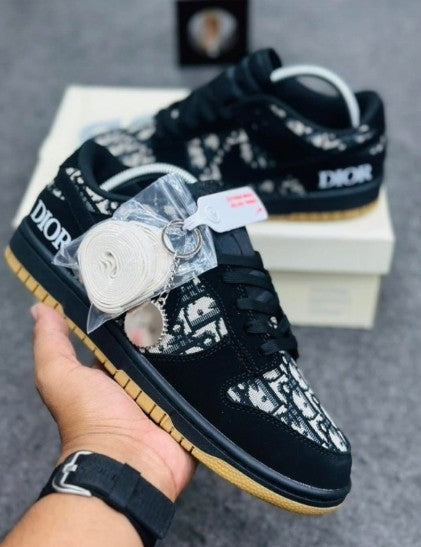 Travis Scott × Nike Air Jordan 1 Low