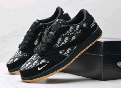 Travis Scott × Nike Air Jordan 1 Low