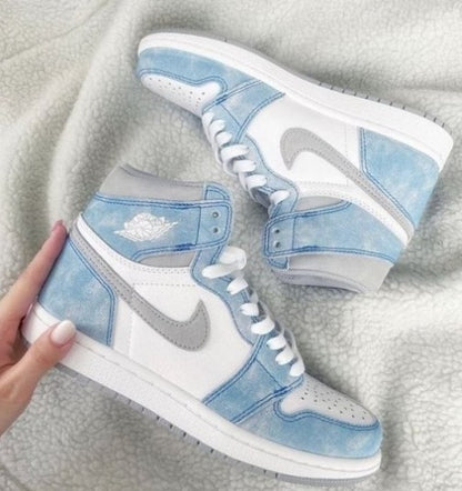 N_ike Air Jordan 1 Hyper Royal