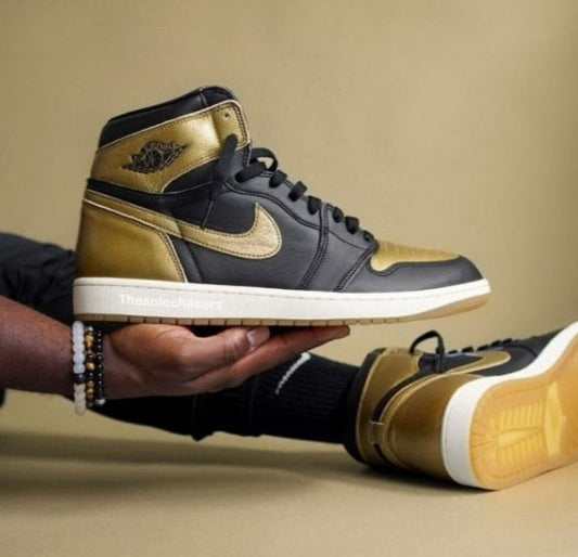 N_ike Air Jordan 1 Retro High OG Black Gold