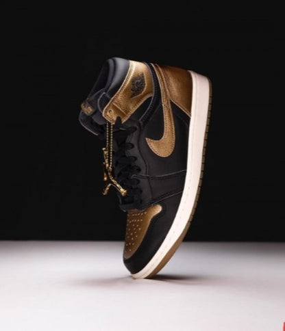 N_ike Air Jordan 1 Retro High OG Black Gold