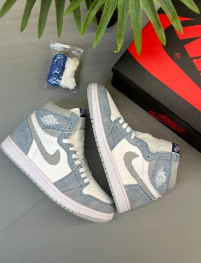 N_ike Air Jordan 1 High Hyper Royal