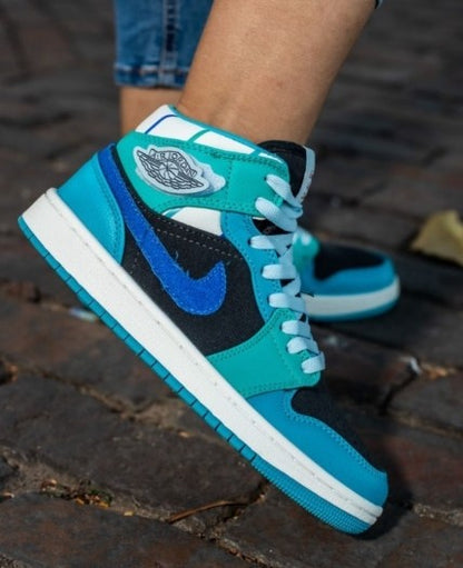 N_ike Air Jordan 1 Mid Sneaker School