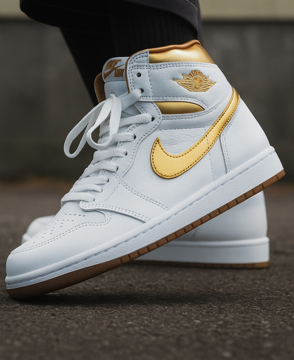 N_ike Air Jordan 1 Retro High OG Metallic Gold